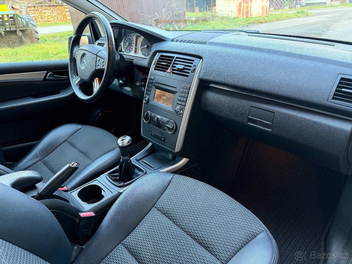 Mercedes Benz B200 - 17