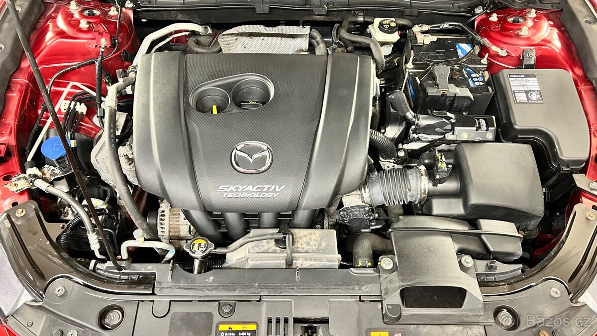 Mazda 3 benzinový 2.0 88kw 1. Majitel - 17