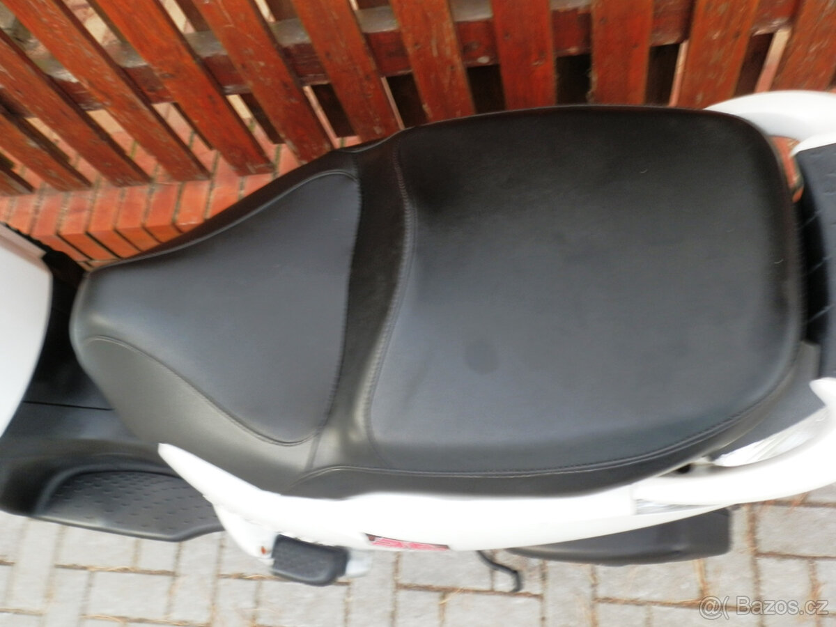 Aprilia Scarabeo 300 Light (Sport) - 17