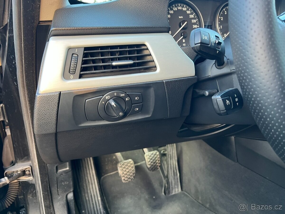 BMW e92 325i 160kW Manuál REZERVACE DO 7.1 - 17