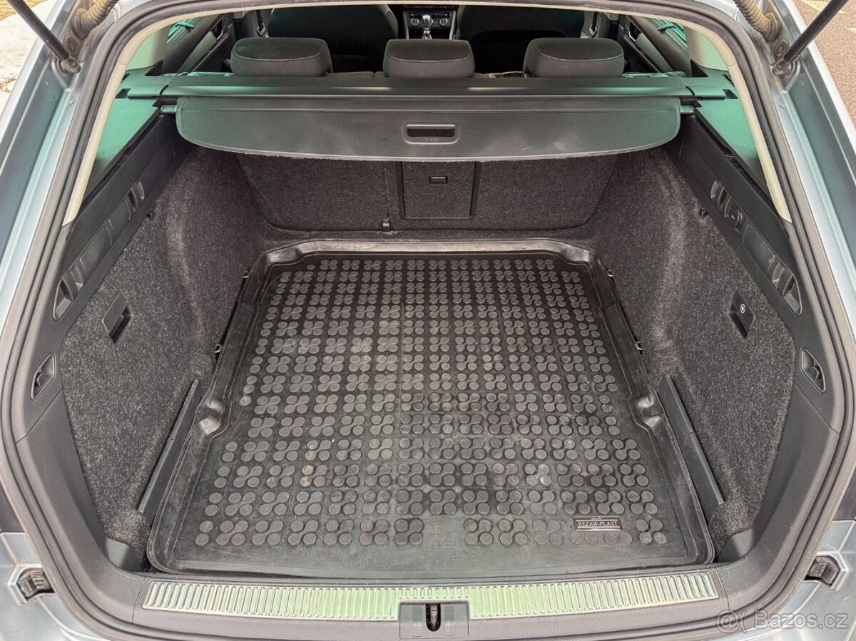 Škoda Superb Combi 1.6 TDI Ambition DSG - 17