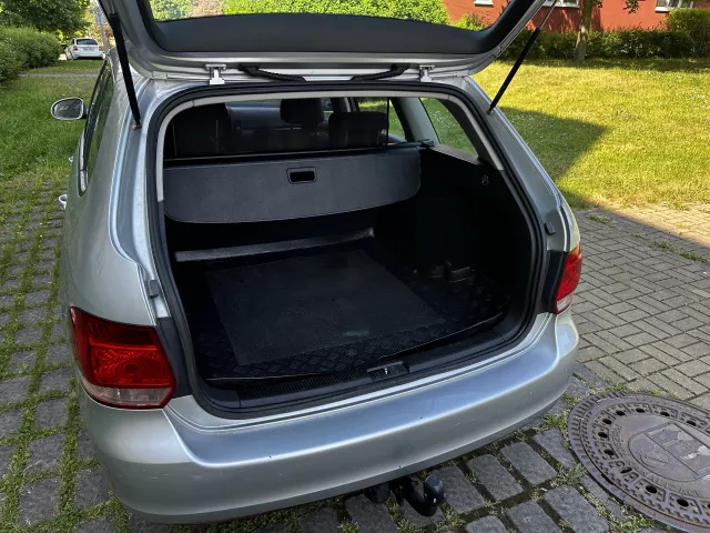 Volkswagen Golf V Combi 1.9 TDI 77kW Navi Tažné ALU R17 2009 - 17