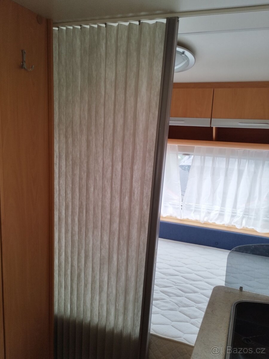 KNAUS SPORT 420QD č.734 pro 4. Stan. 1200 kg. R 2003 - 17