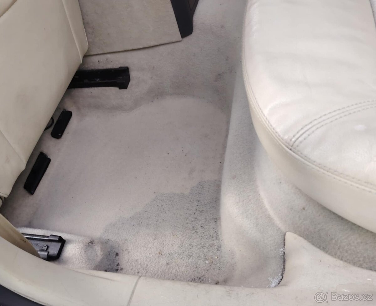 prodám béžový interiér do Škody Octavie 2 kombi - 17