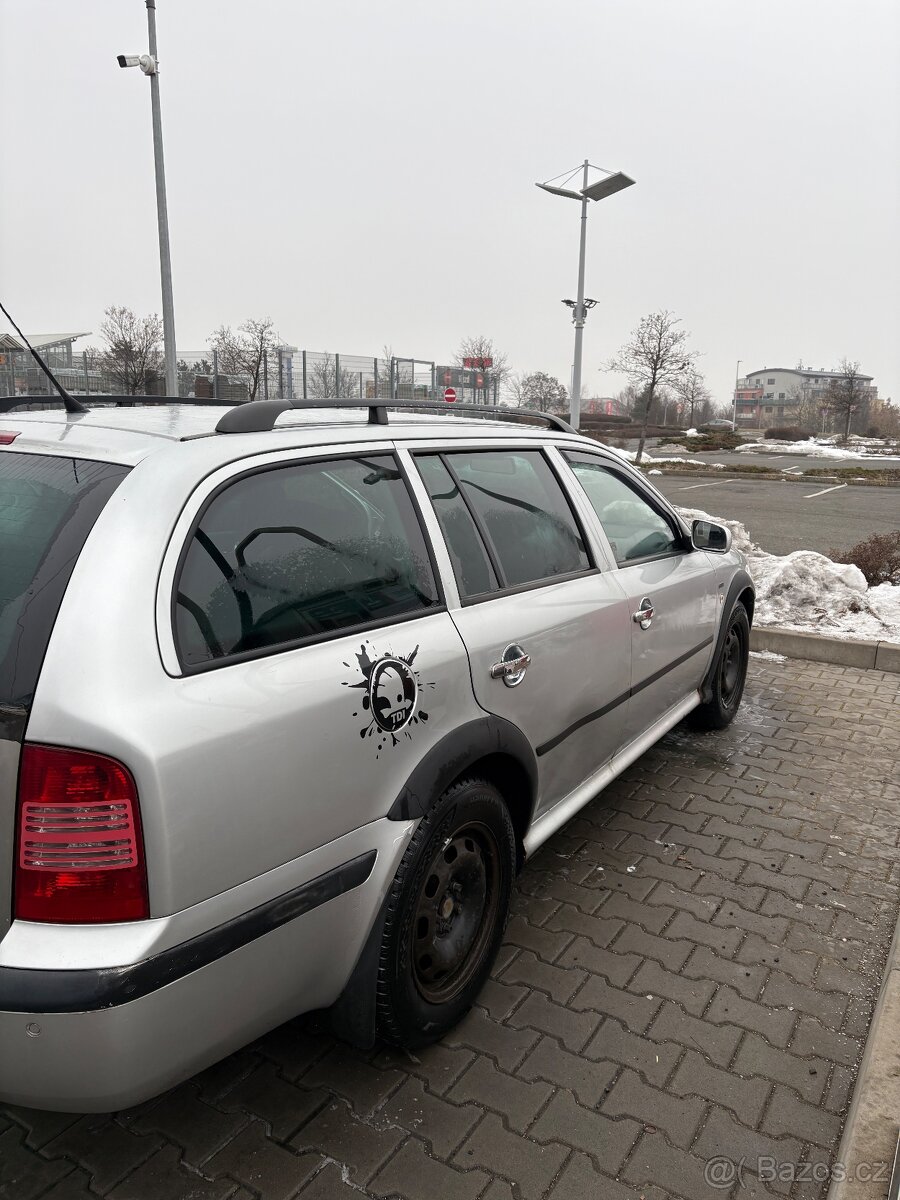 Škoda Octavia 1 combi - stříbrná - 17
