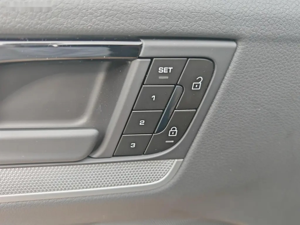 Porsche Cayenne, 3.0 V6 Coupe MY2025 1 - 17