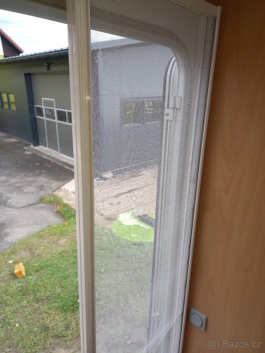 Prodám karavan KNAUS SUDWIND 500 .. MARKIZA - 17