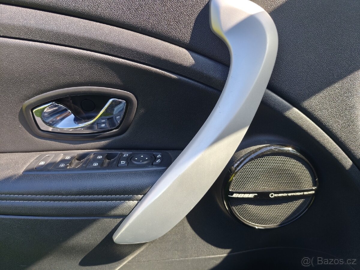 Renault Mégane 1,9 DCI kombi BOSE - 17