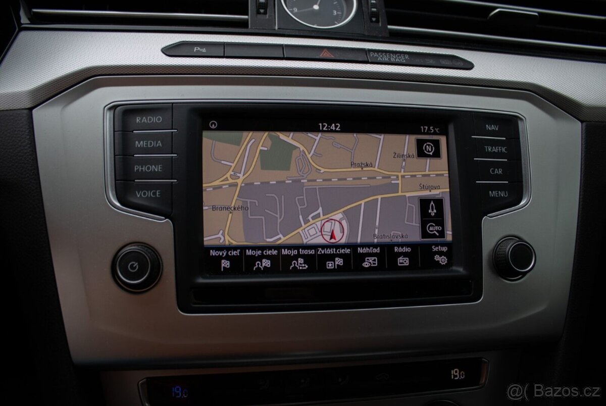 Volkswagen Passat Variant 1.6TDI DSG - 17