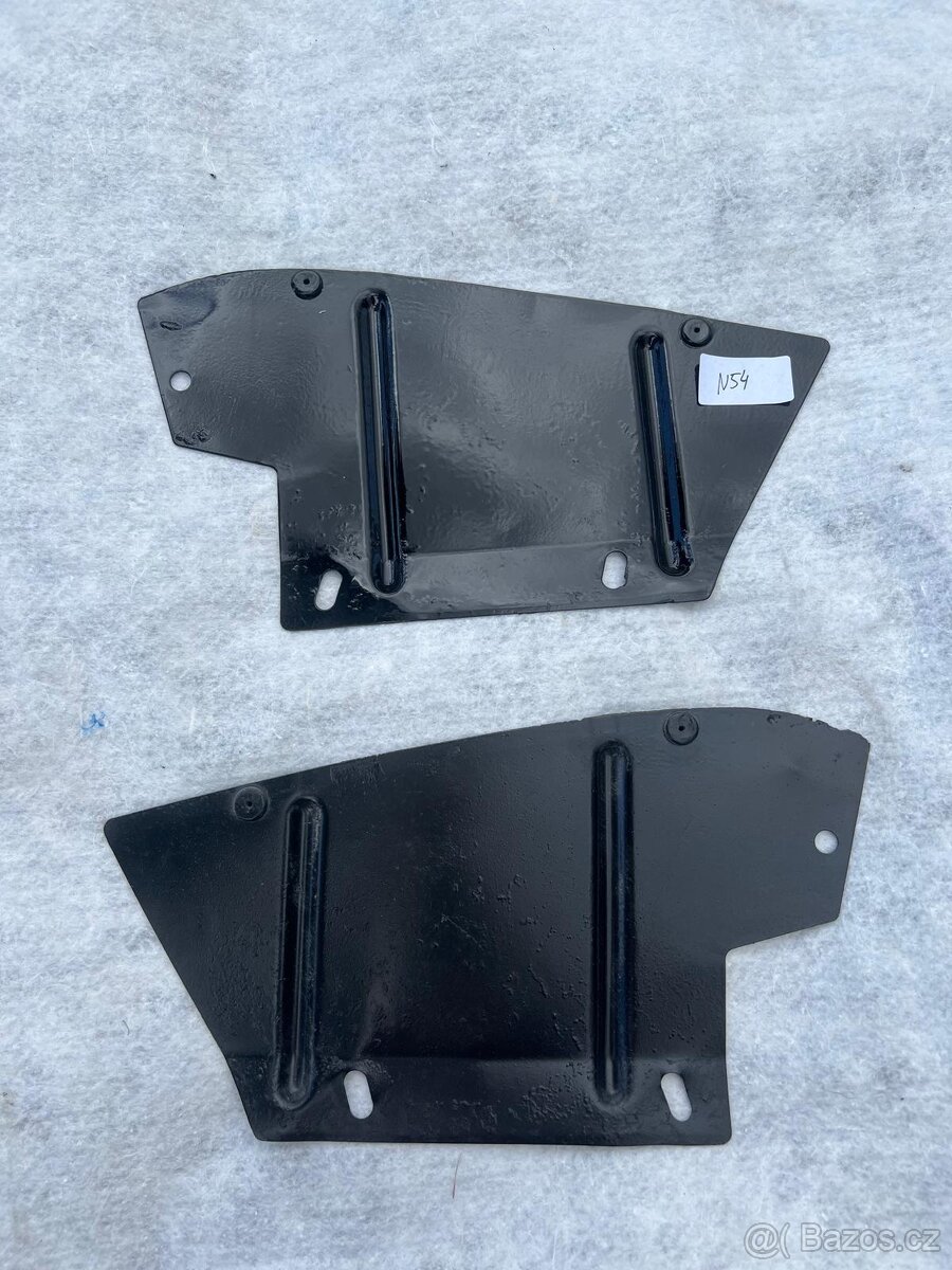 Plechy kolem motoru na Tatru 613 - 17