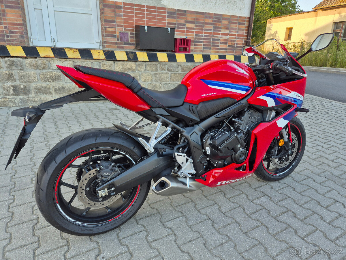 Prodám Honda CBR 650R E-clutch, r.v. 2024, ABS, záruka 6 let - 17