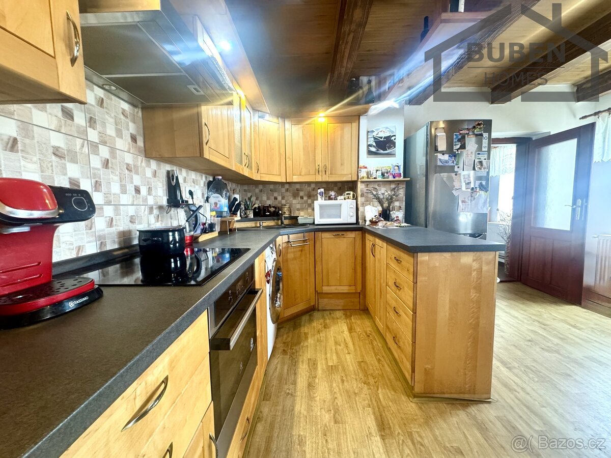 RD 4+kk po rekonstrukci se stodolou, bazénem a zahradou 757 - 17