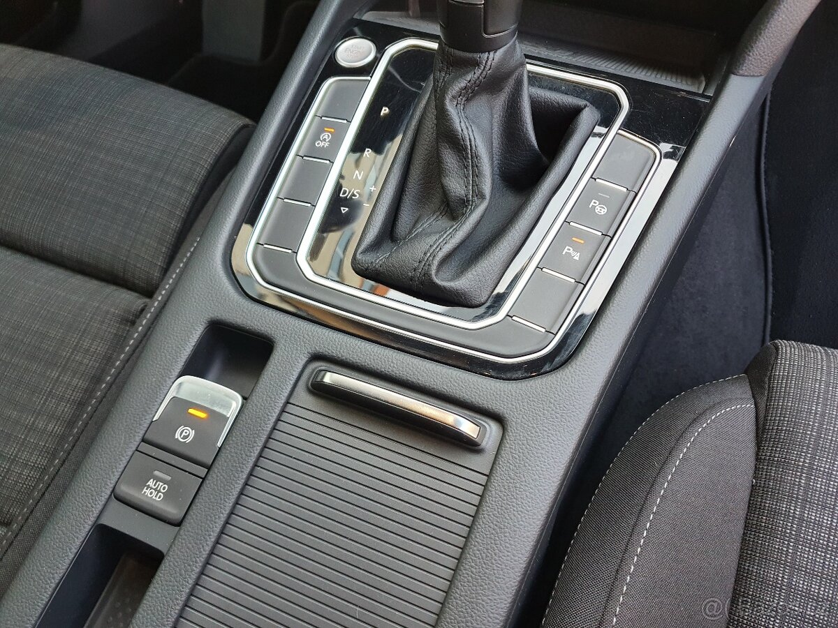 VW Passat B8 Variant 2.0TDI 110kW R-line - záruka Autodraft - 17