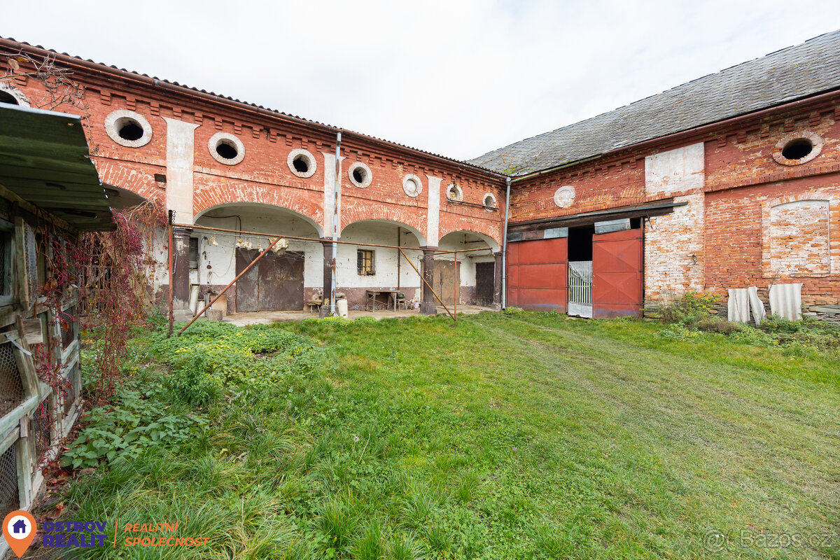 Prodej, rodinný dům se zázemím zemědělské usedlosti, pozemek - 17