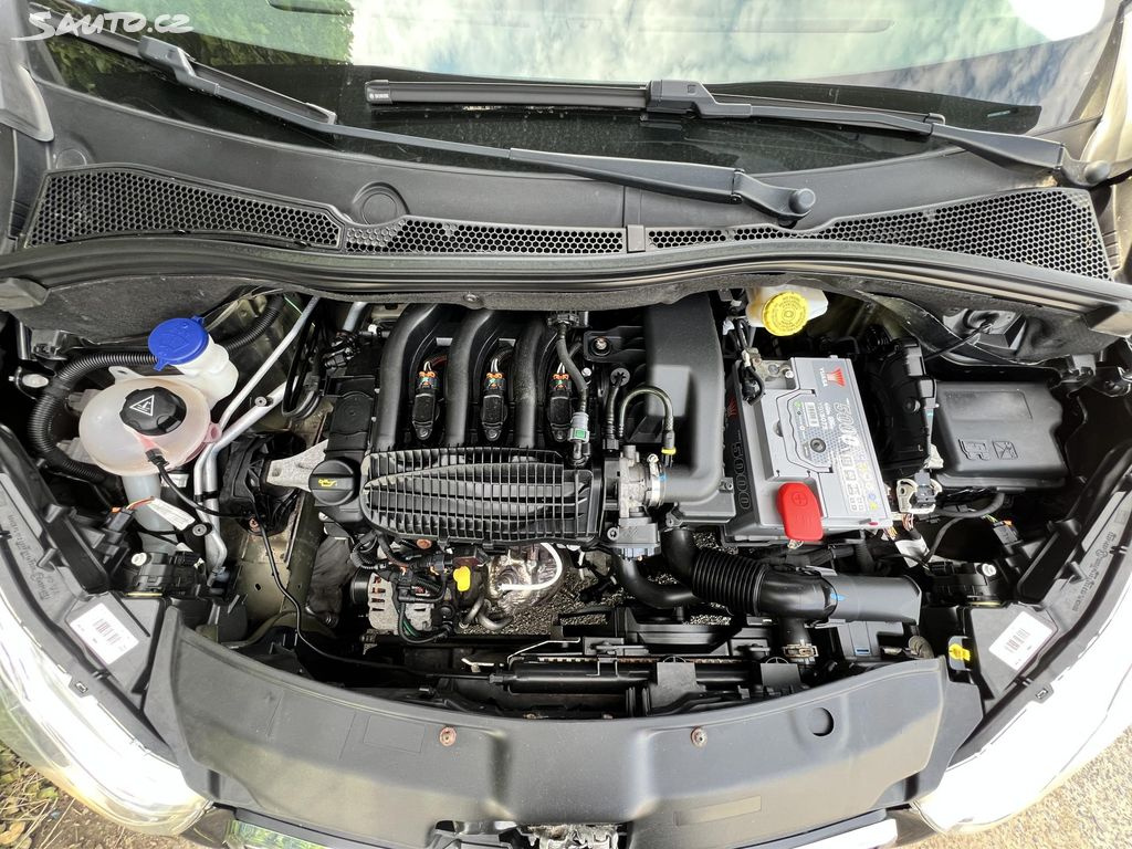 🚗 Peugeot 208 1.2i KLIMA 2015 PANORAMA TEMPOMAT - 17