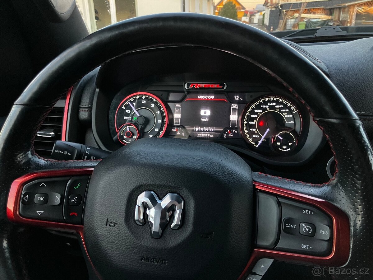 Dodge Ram 1500 Rebel 5.7 V8 HEMI 2019 - NEBOURANÝ - 17