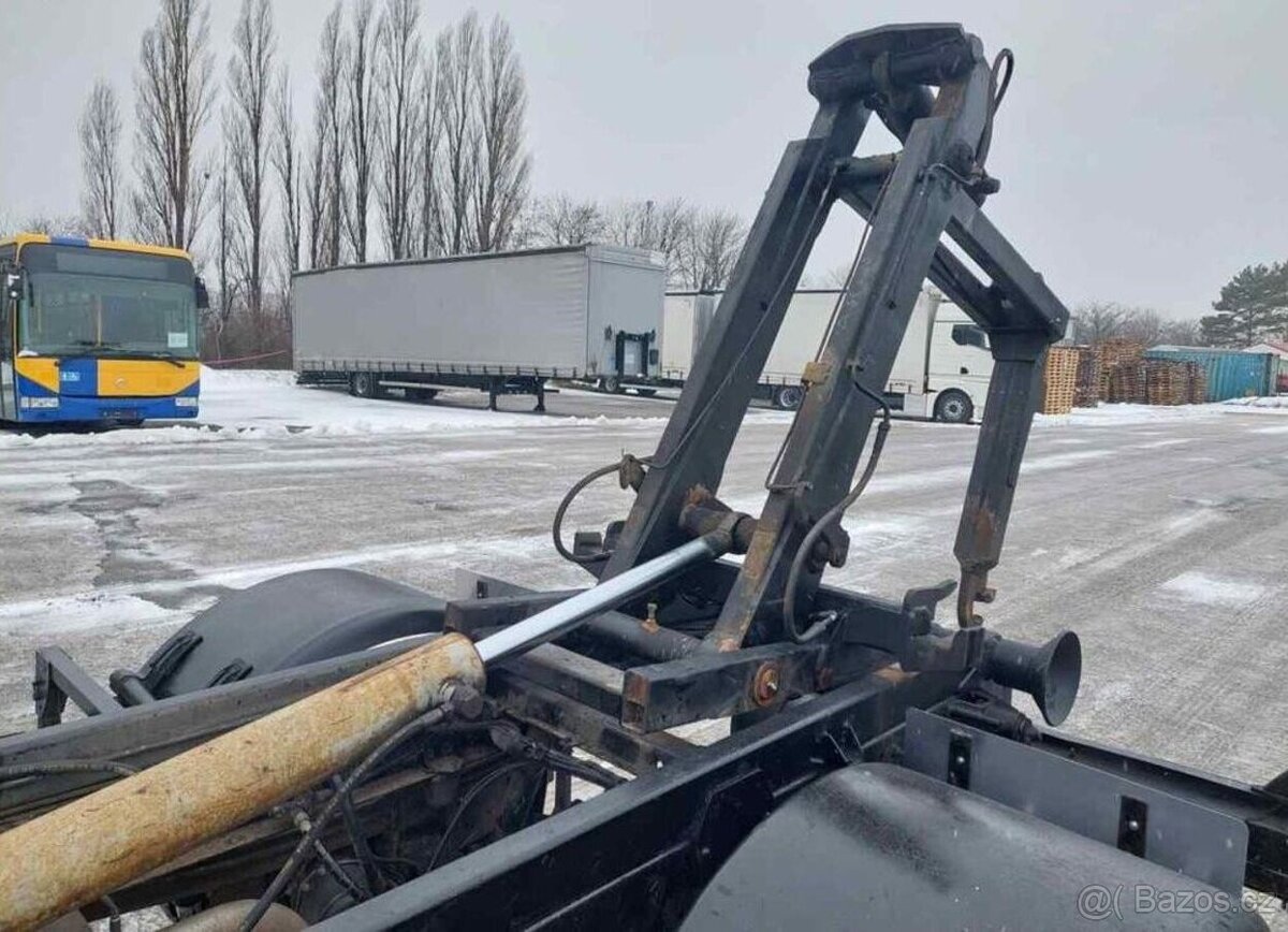 Prodám Nosič kontejnerů Avia D100 - 17