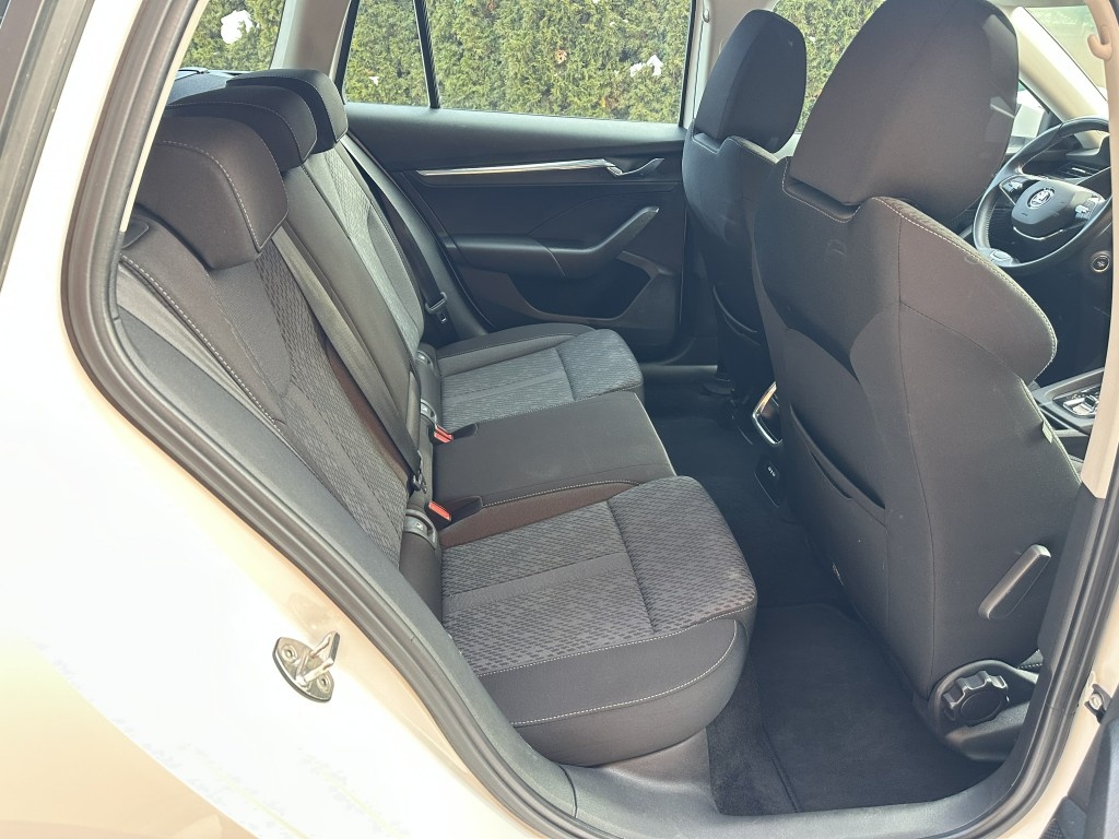 Škoda Octavia 2.0 TDi 110kW DSG - 17