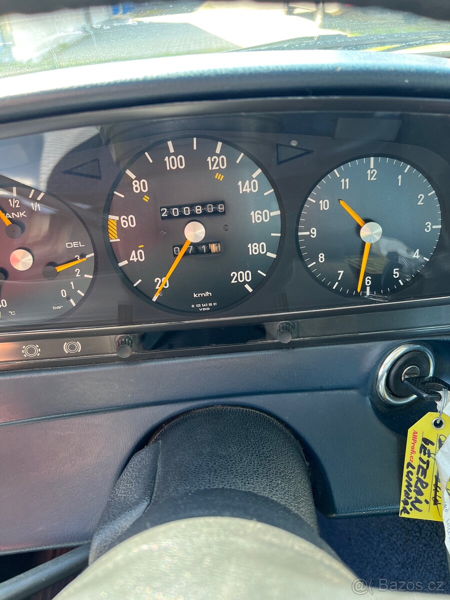 Mercedes-Benz W 123 - 17