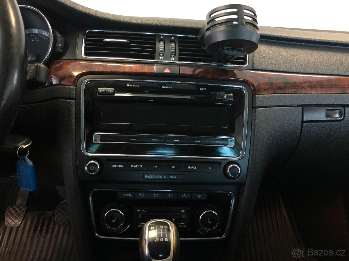 ŠKODA SUPERB 2.0 TDI COMBI - 17