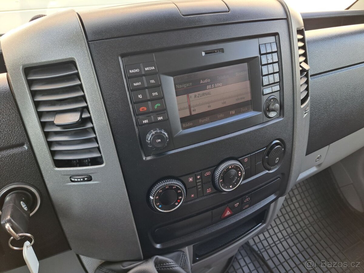 Volkswagen Crafter 2.0 TDI, 7 míst - 17