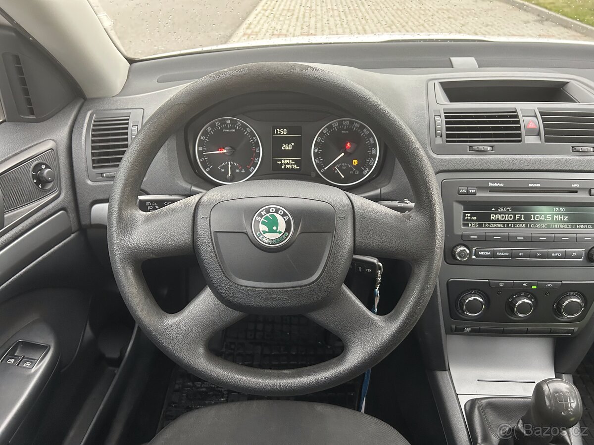 Škoda Octavia II 1.6 TDI Ambition, r.v. 2012 - 17