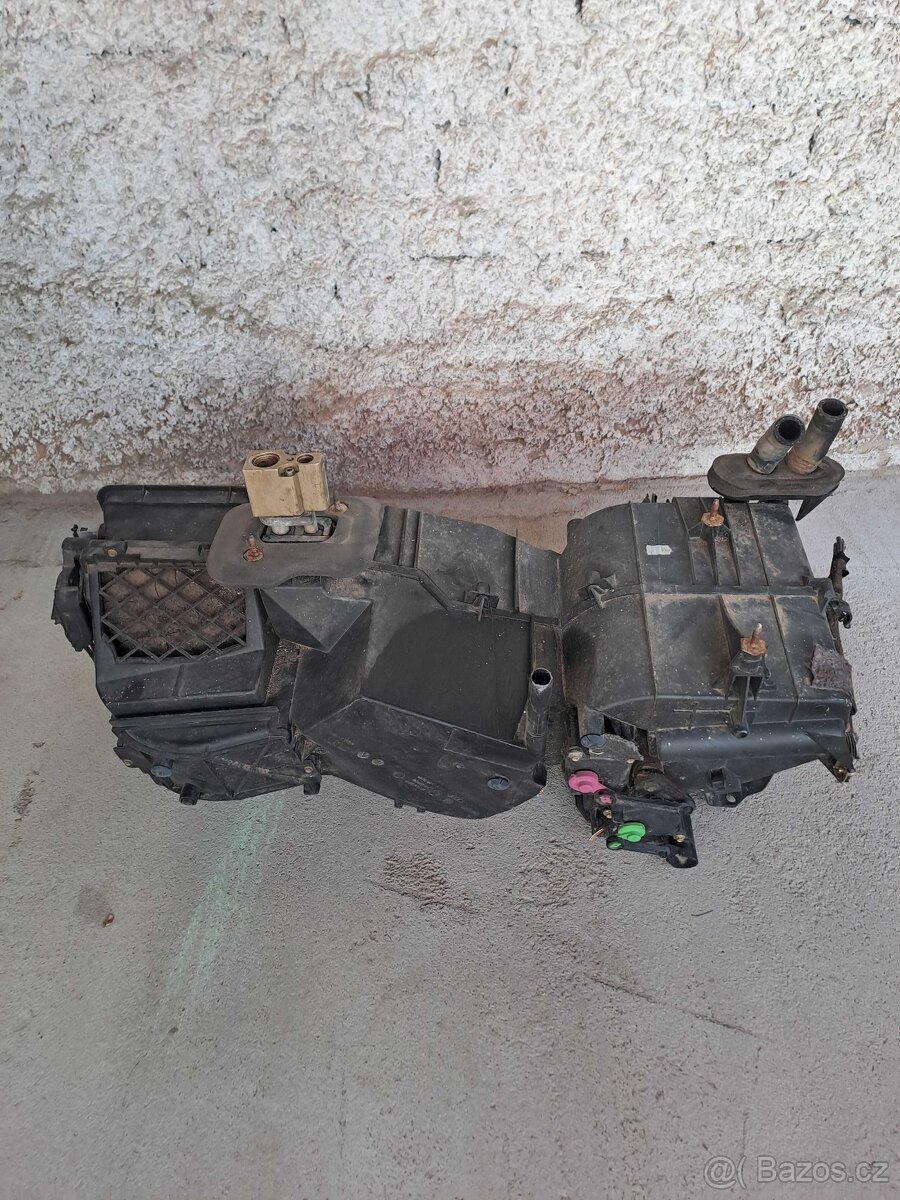 Prodám náhradní díly na Audi A3 r.v.1998 - 17