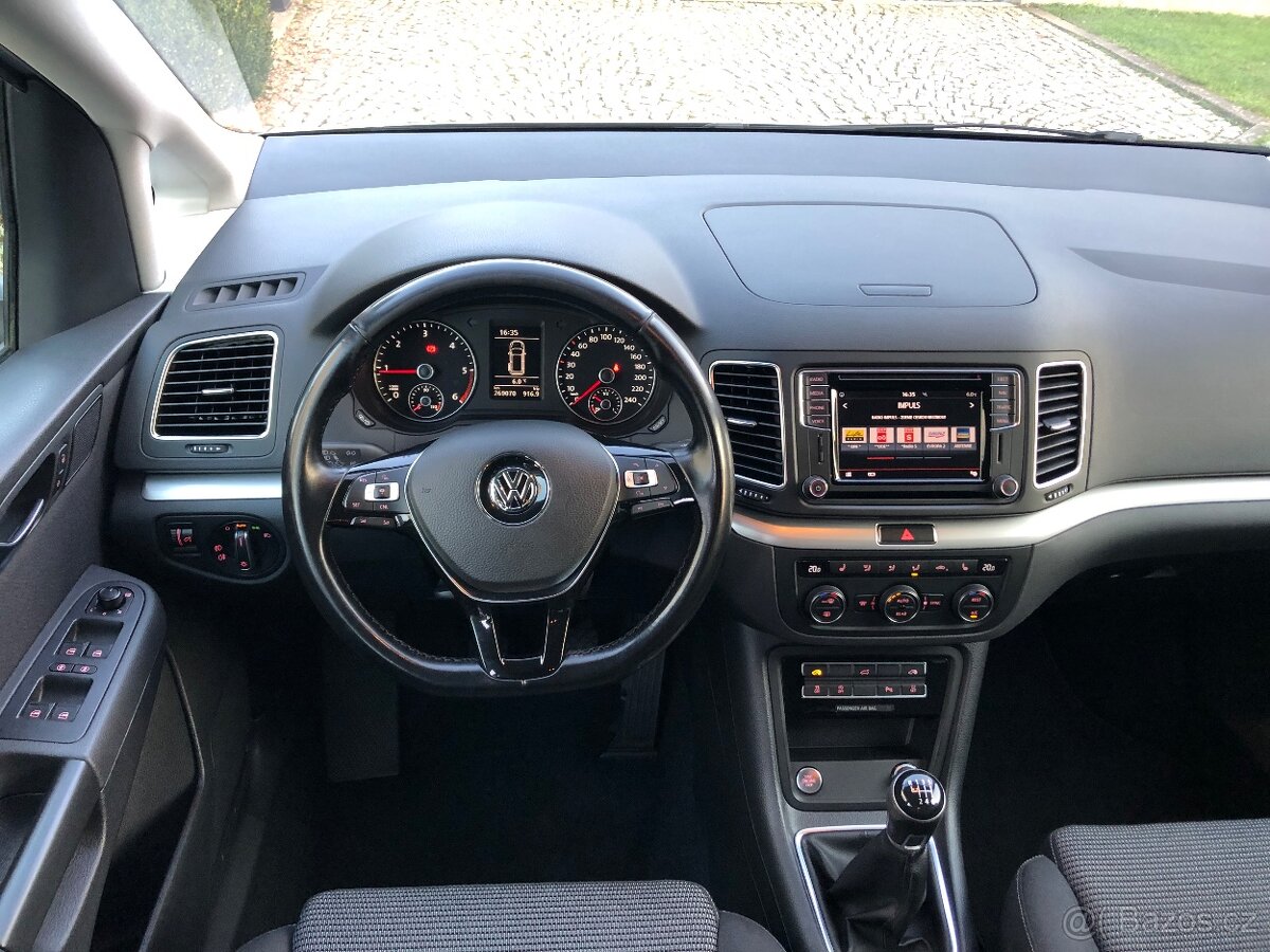Volkswagen Sharan 2,0 TDI 110 KW Comfortline Plný servis - 17