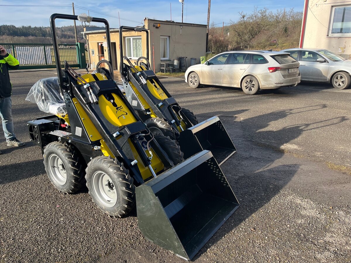 Smykový nakladač TUR N520 / N525 - 17