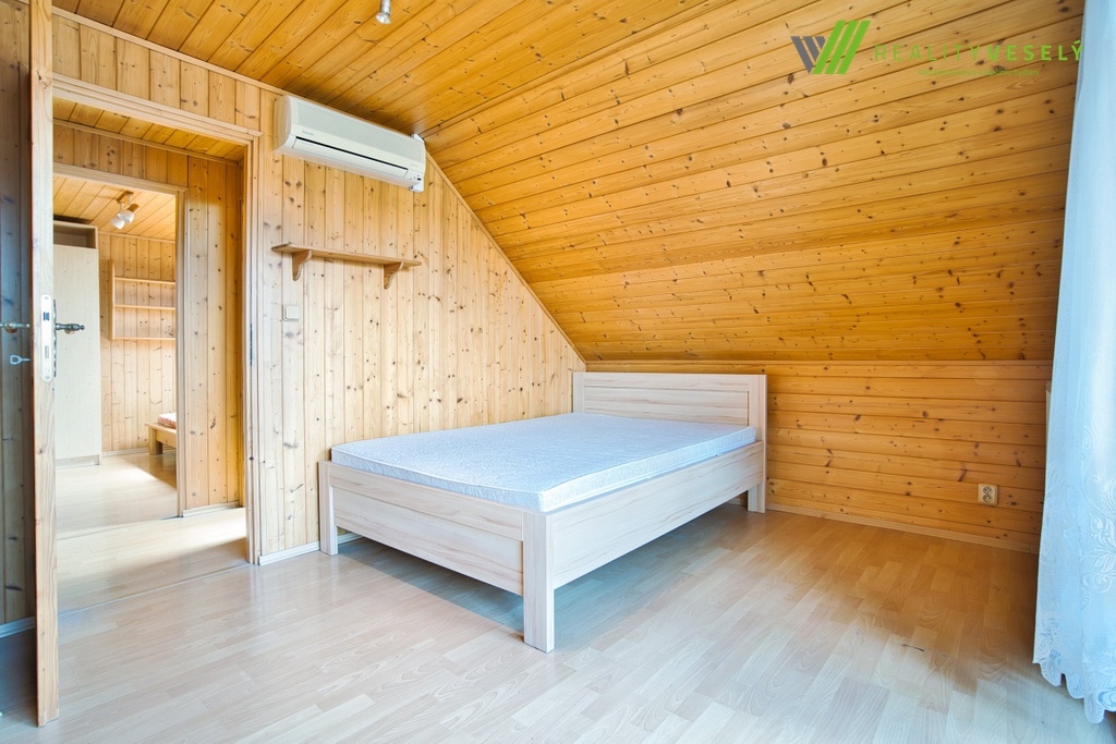 Prodej rodinného domu 4+kk se zahradou, garáží,druhým domem - 17