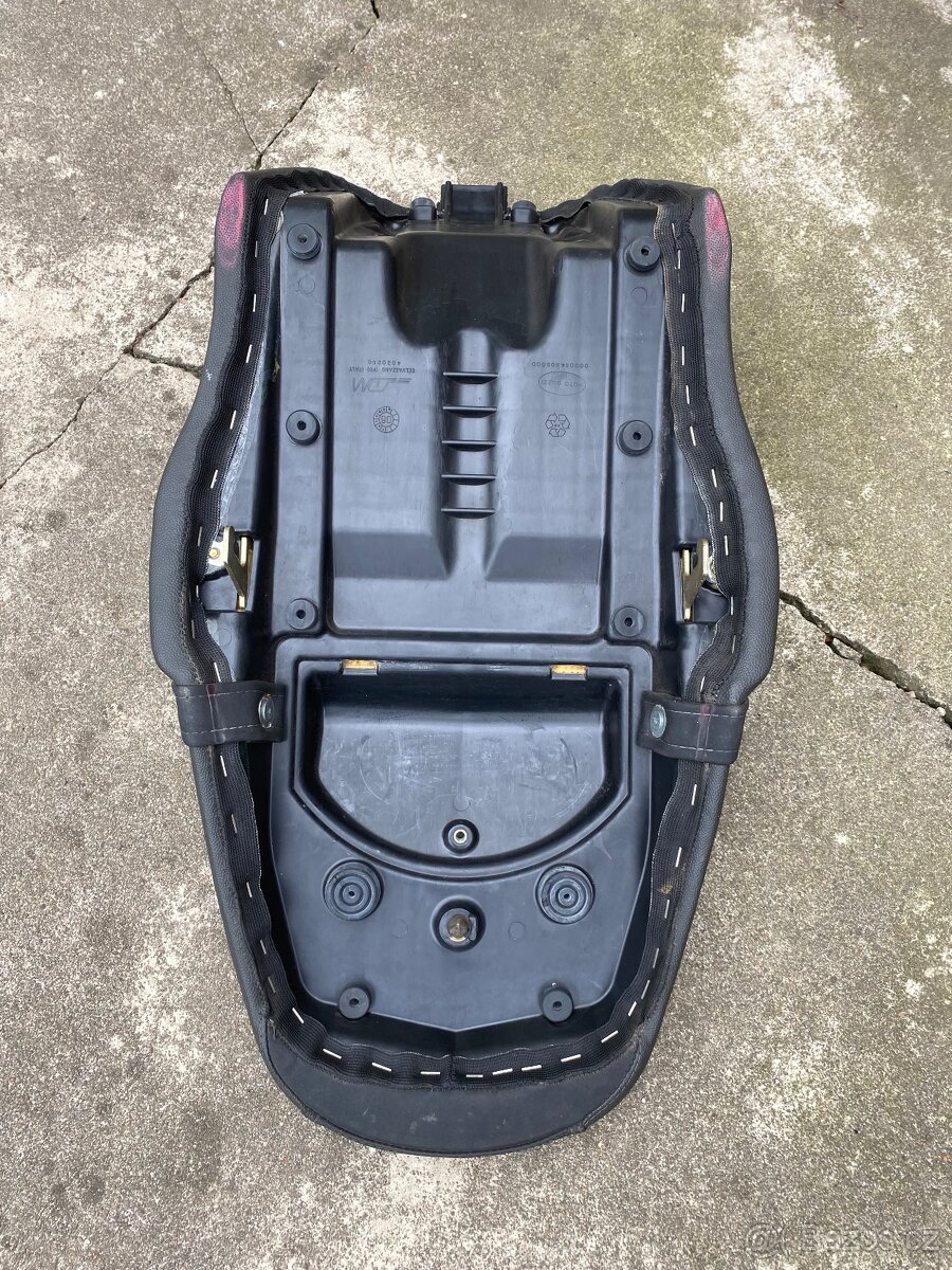 Moto Guzzi Griso 850 díly - 17