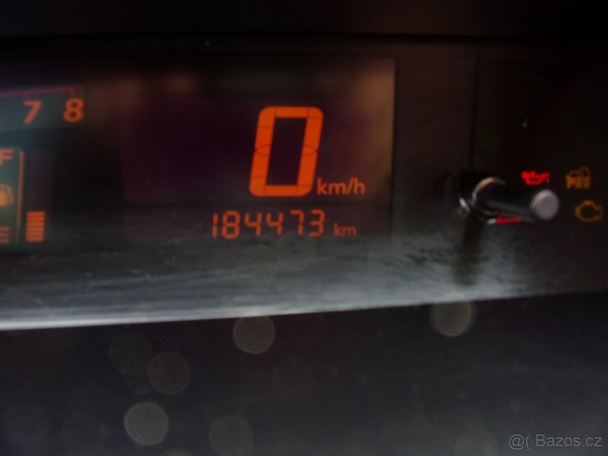 PRODÁM Suzuki Liana 1.6i KLIMA NOVÁ STK - 17