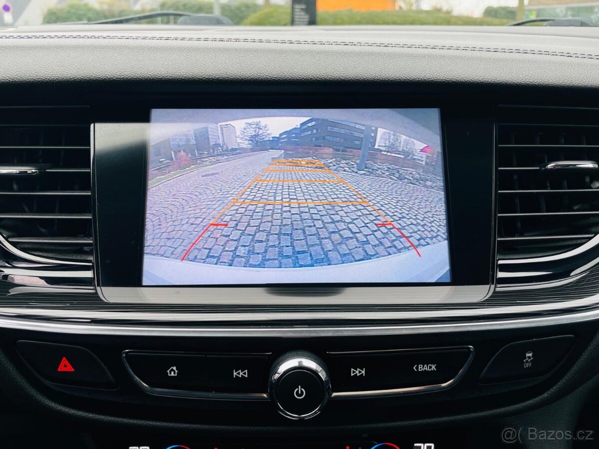 Opel Insignia 2.0CDTi 125KW MANUÁL KAMERA VÝHŘEV SERVISKA - 17