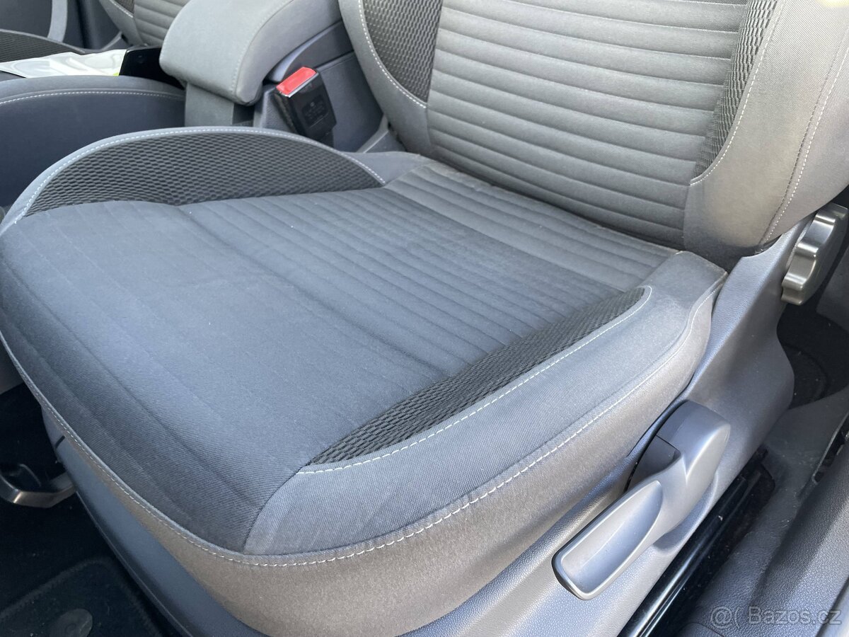 VW CADDY MAXI 2,0 TDI 103kw 7míst Tažné 2014 - 17