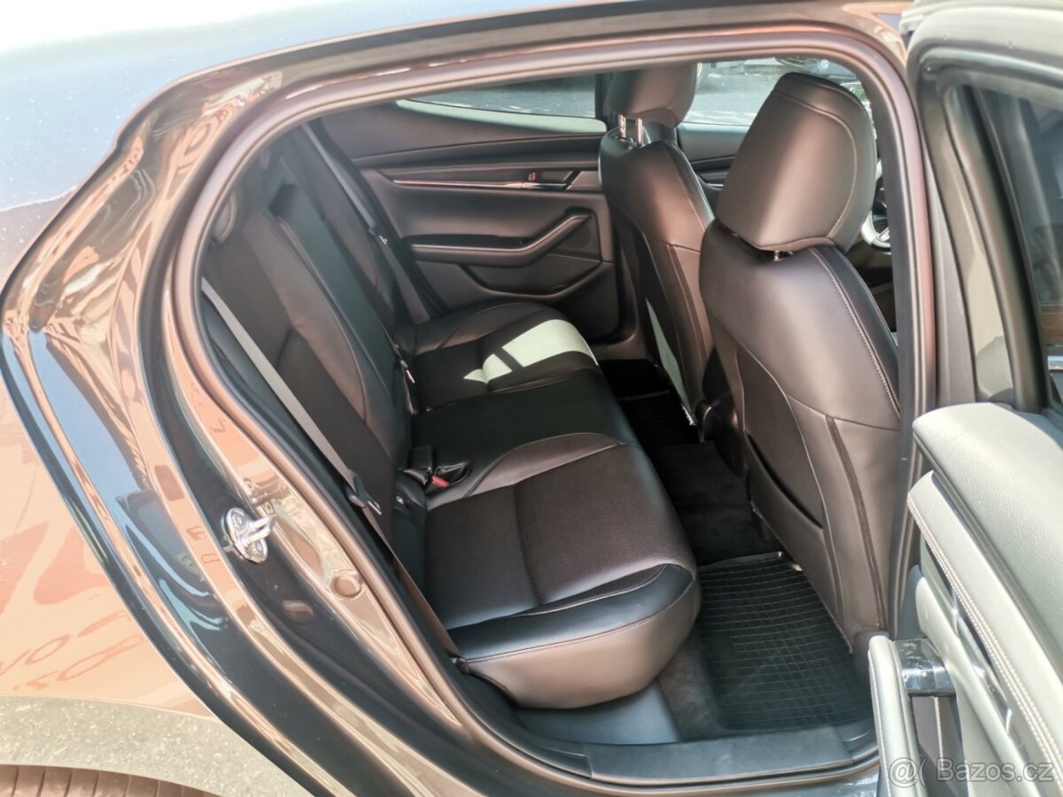 Mazda 3 2.0iX 132kw Full výbava - 17