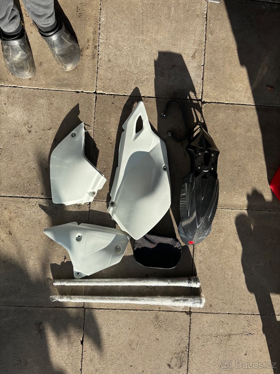 Suzuki DRZ 400 SM - 17