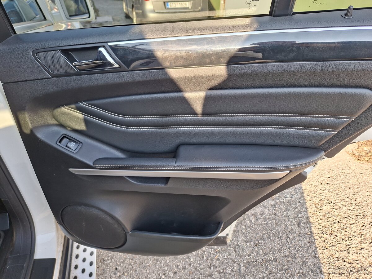 Mercedes Benz ML Grand Edition 350CDi - 17