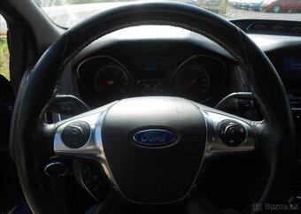 Ford Focus 2,0 ST 184 kW Serviska benzín - 17