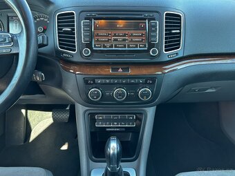 VW SHARAN 2,0 TDI DSG - PŮVOD ČR - HIGHLINE - 17