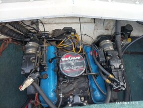 Motorový člun Century 23 mercruiser 7.4 V8 (454) - 17