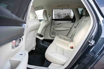 Volvo V90 T8 Inscription 299 koní - 17