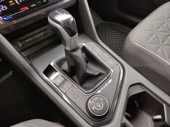 VW Tiguan DSG 4Motion FullLED KAMERA TAŽNÉ MY 22 - 17