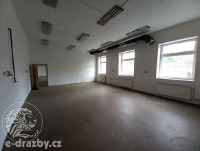 Komerční areál v obci Načeradec, užitná plocha 1 800 m2 - 17