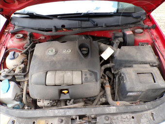 Škoda Octavia 2,0 i KLIMA,TAŽ.ZAŘ. - 17