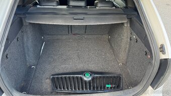 Škoda Octavia RS 2.0TDI 125kW XENON - 17