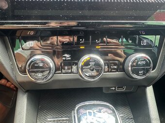 Škoda Octavia RS DSG 4x4 CANTON COLUMBUS WEBASTO - 17