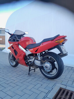 Prodám Honda VFR 800FI RC48 - 17
