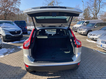Volvo XC60 2,0 D4 5VÁLEC 120KW MAN 2WD NAVI ČR SPZ SERVISOVA - 17