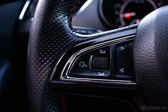 Škoda Octavia Combi 2.0 TDI RS DSG 4x4 - 17