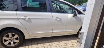REZERVACE Peugeot 5008 1.6hdi Automat - 17
